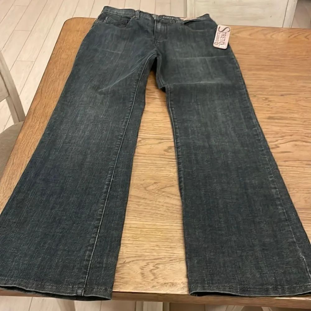 ZENIM STRETCH CLASSIC JEANS.  NEW WITH TAGS.